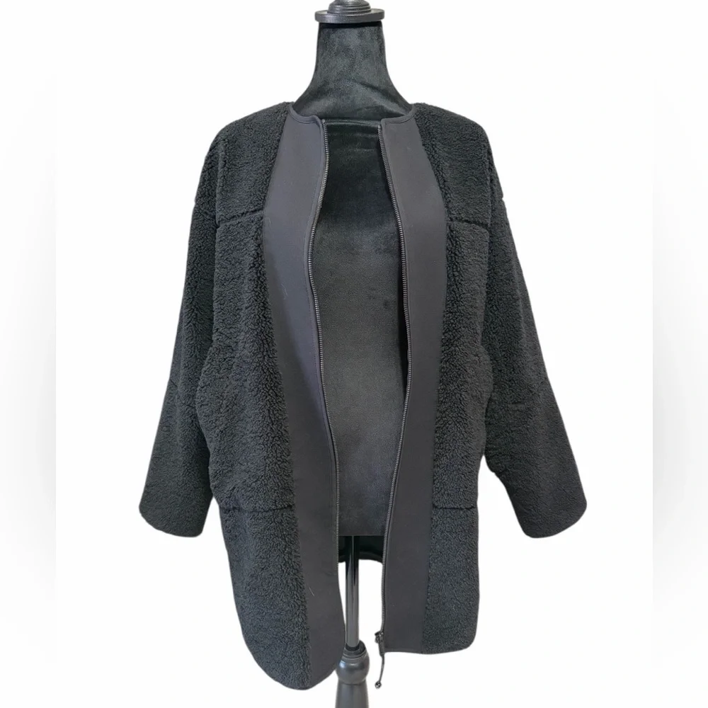 Lululemon Collarless Textured Fleece Full Zipjacket in black,Size 4 - Picture 7 of 11